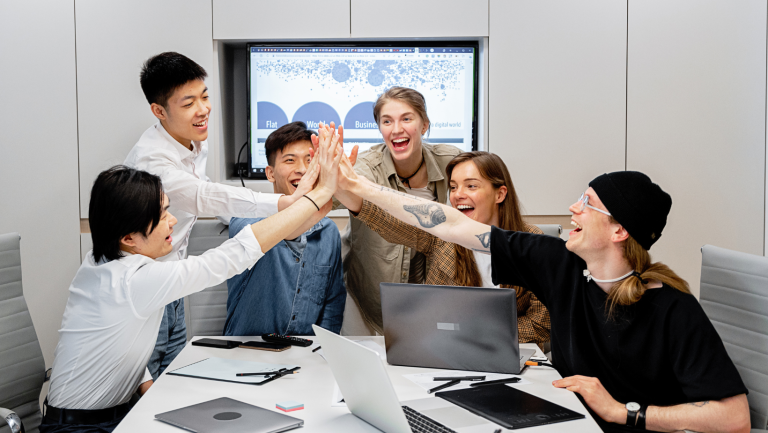 Agent of Record Services: Eliminate Contractor Turnover for SaaS Companies | AOR vs Traditional Management